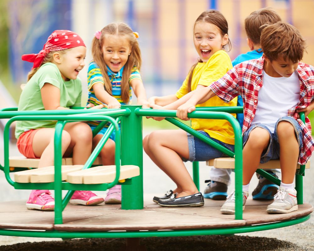 כך תתכננו מסיבת חג בשילוב מתקני החצר